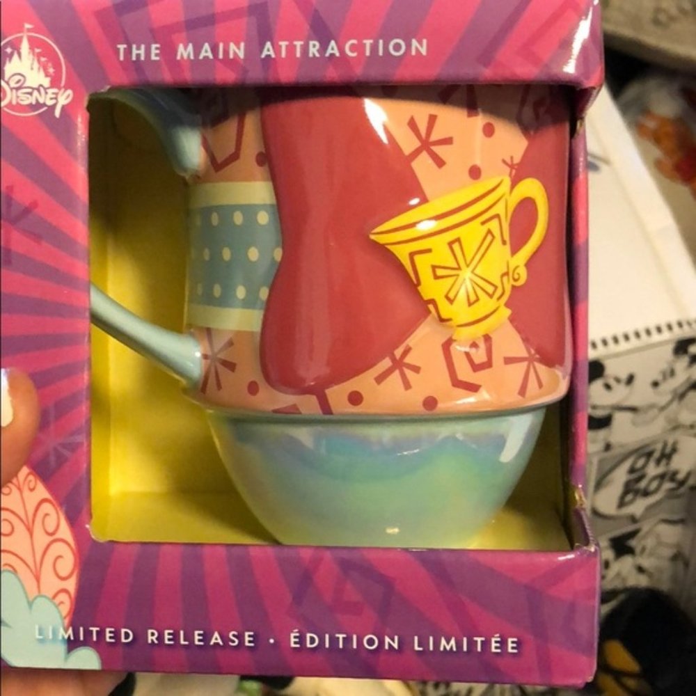 Minnie Mouse Main Attraction Teacup mug